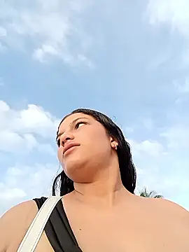 girl milk1 online show from November 2025 09:38:01 PM