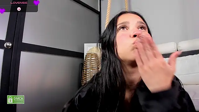 aisha   online show from January 2025 12:33:02 PM