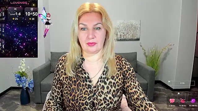 Lili Crossi online show from November 2025 06:45:01 AM