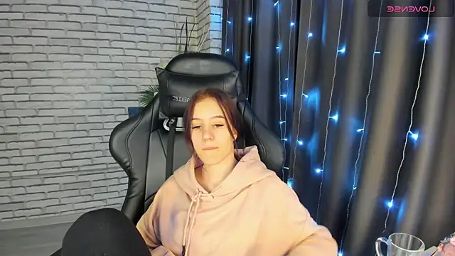 Tonya Gray online show from December 2024 01:18:02 AM