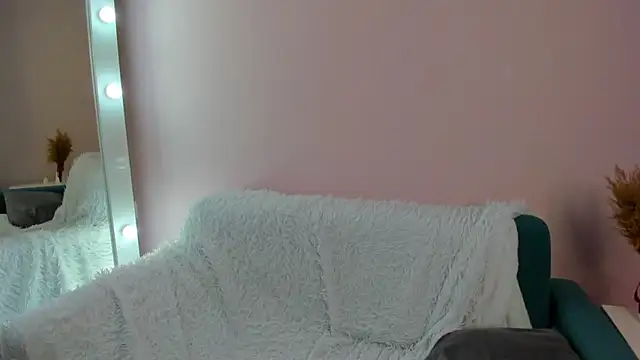 Linablueeyed online show from January 2025 09:57:01 AM