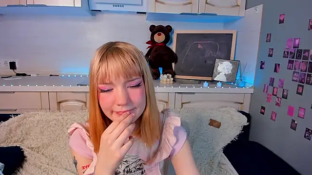 Linablueeyed online show from February 2025 11:12:02 AM