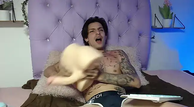 Snapshot of Apolo_Hidalgo01 chatting on February 2025 05:31:02 PM Apolo Hidalgo01 online show from February 2025 05:31:02 PM