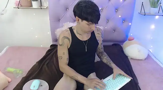 Snapshot of Apolo_Hidalgo01 chatting on March 2025 10:00:02 PM Apolo Hidalgo01 online show from March 2025 10:00:02 PM