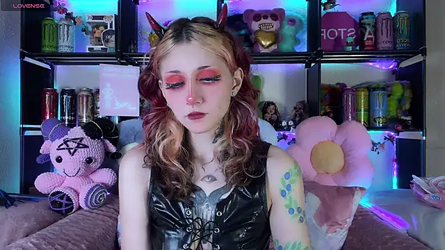 Snapshot of _Devill_Baby chatting on June 2026 06:57:01 PM Devill Baby online show from June 2026 06:57:01 PM