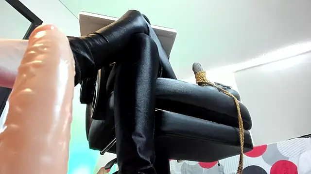 charlotte joliedart online show from January 2025 05:22:02 PM