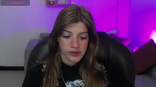 Nora Vennucci online show from February 2025 07:44:02 PM