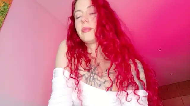 Borbala Iggy online show from December 2025 06:37:02 PM