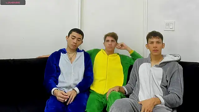 StrawwBoys online show from September 2025 10:41:01 AM