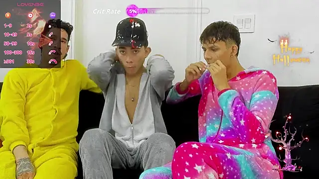 StrawwBoys online show from October 2025 10:27:01 AM