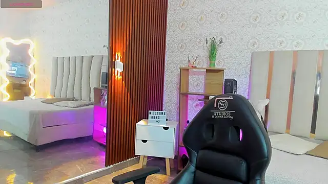 Daphnne tay online show from September 2025 03:08:01 AM