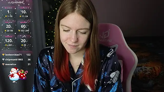 Snapshot of CassieJuice69 chatting on December 2024 05:58:01 PM CassieJuice69 online show from December 2024 05:58:01 PM