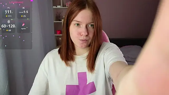 Snapshot of CassieJuice69 chatting on May 2026 03:39:01 PM CassieJuice69 online show from May 2026 03:39:01 PM
