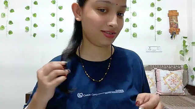 Aleena Rai online show from October 2025 06:52:02 PM