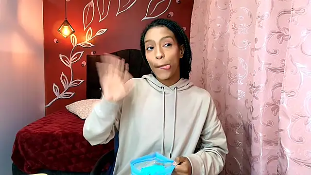 Zia Green online show from January 2025 08:05:02 PM