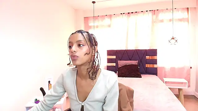 Zia Green online show from February 2025 12:11:02 PM