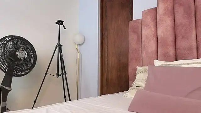 lou rosse  online show from January 2025 09:16:01 PM