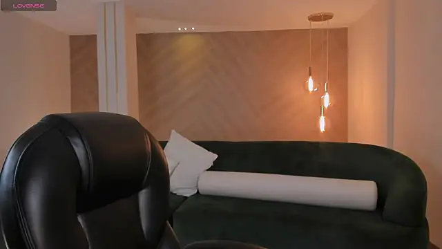 Snapshot of IrinaPortman chatting on February 2025 09:38:02 AM IrinaPortman online show from February 2025 09:38:02 AM