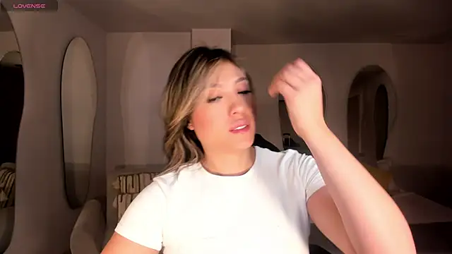 Snapshot of IrinaPortman chatting on November 2025 11:56:02 AM IrinaPortman online show from November 2025 11:56:02 AM