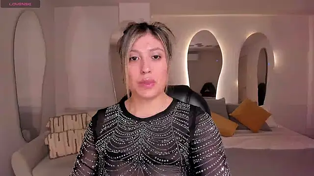 Snapshot of IrinaPortman chatting on November 2025 11:55:02 AM IrinaPortman online show from November 2025 11:55:02 AM