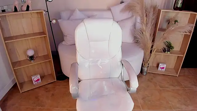 Amy Kiitty  online show from December 2024 07:16:02 PM