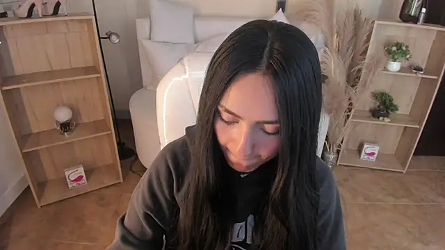 Amy Kiitty  online show from January 2025 07:51:02 PM