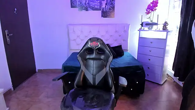 Amy Kiitty  online show from October 2025 12:47:02 PM