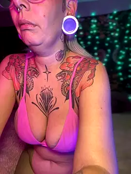 GoldieBakeman online show from November 2025 06:41:02 PM