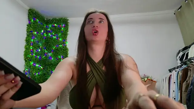 Lorennameliyy online show from January 2025 08:00:01 PM