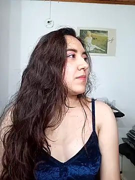 Emi chik online show from October 2025 10:48:01 AM