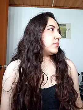 Emi chik online show from October 2025 11:33:02 AM