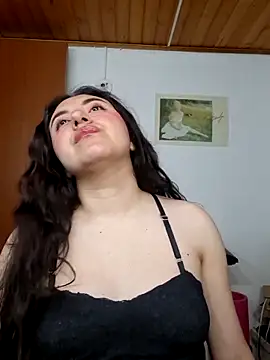 Emi chik online show from April 2026 10:42:02 AM