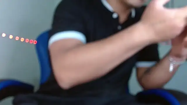 Snapshot of SexyBoy-Bigclit chatting on November 2025 12:32:01 AM SexyBoy-Bigclit online show from November 2025 12:32:01 AM