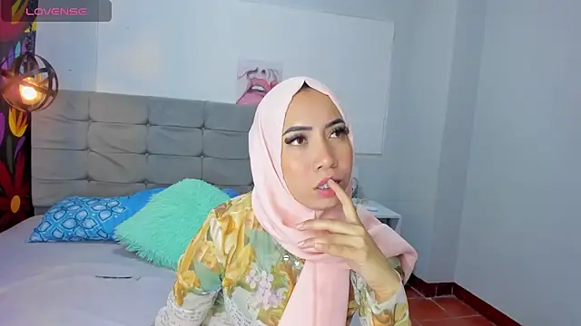 Snapshot of Sweet_hot_mia chatting on January 2025 07:40:01 PM Sweet hot mia online show from January 2025 07:40:01 PM