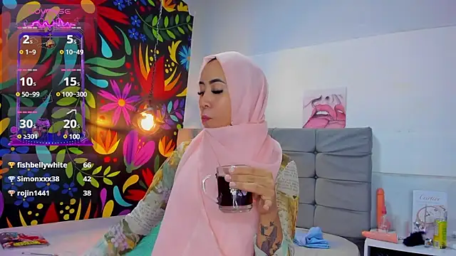 Snapshot of Sweet_hot_mia chatting on January 2025 10:54:02 PM Sweet hot mia online show from January 2025 10:54:02 PM