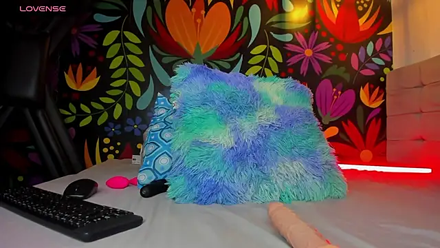 Snapshot of Sweet_hot_mia chatting on February 2025 07:39:01 PM Sweet hot mia online show from February 2025 07:39:01 PM