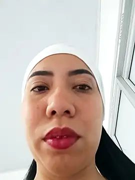 Snapshot of Sweet_hot_mia chatting on November 2025 01:26:02 PM Sweet hot mia online show from November 2025 01:26:02 PM