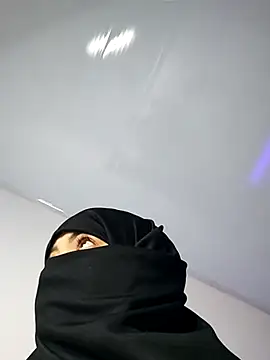 Snapshot of Sweet_hot_mia chatting on November 2025 02:38:01 PM Sweet hot mia online show from November 2025 02:38:01 PM