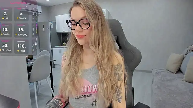 Snapshot of Marta_May_ chatting on March 2026 10:53:01 AM Marta May online show from March 2026 10:53:01 AM