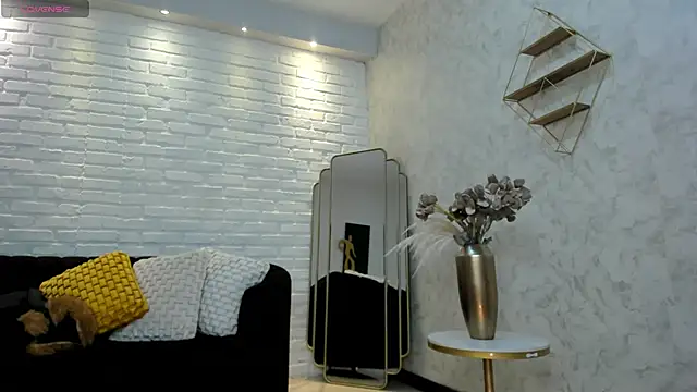 KatieNolan 1 online show from February 2025 06:38:01 PM