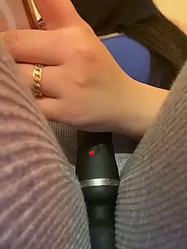 Cameelia online show from December 2025 01:10:02 AM