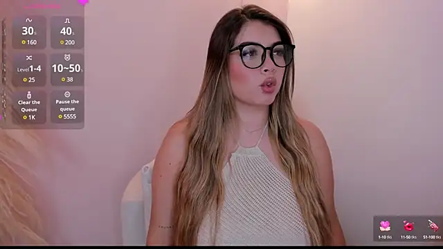 Snapshot of thaliafox_ chatting on January 2025 11:45:01 PM thaliafox online show from January 2025 11:45:01 PM