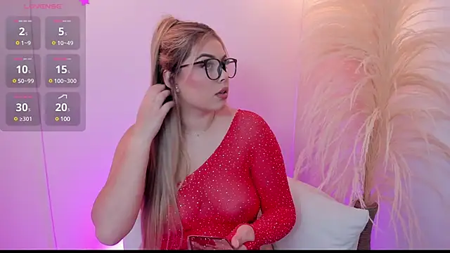 Snapshot of thaliafox_ chatting on February 2025 04:45:02 PM thaliafox online show from February 2025 04:45:02 PM