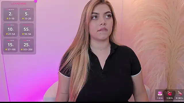 Snapshot of thaliafox_ chatting on March 2025 07:42:02 AM thaliafox online show from March 2025 07:42:02 AM