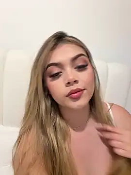 Snapshot of thaliafox_ chatting on March 2025 04:51:02 AM thaliafox online show from March 2025 04:51:02 AM