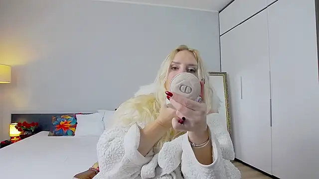 Snapshot of MariaRichi_ chatting on February 2025 12:39:02 PM MariaRichi online show from February 2025 12:39:02 PM