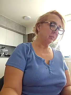 Snapshot of MariaRichi_ chatting on March 2025 10:26:02 AM MariaRichi online show from March 2025 10:26:02 AM