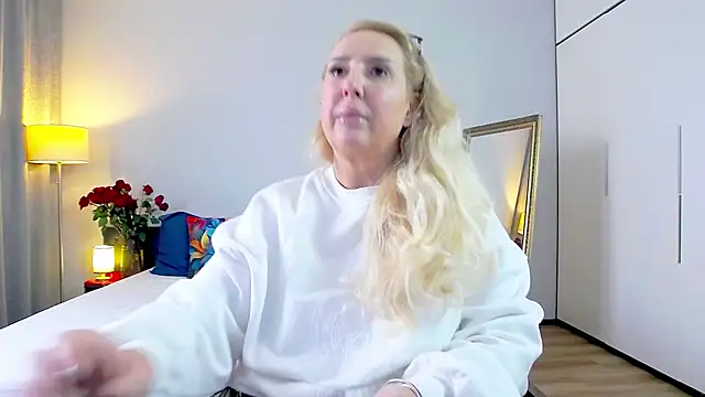 Snapshot of MariaRichi_ chatting on March 2025 02:08:01 PM MariaRichi online show from March 2025 02:08:01 PM