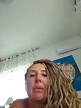 Snapshot of MariaRichi_ chatting on October 2025 07:28:01 AM MariaRichi online show from October 2025 07:28:01 AM