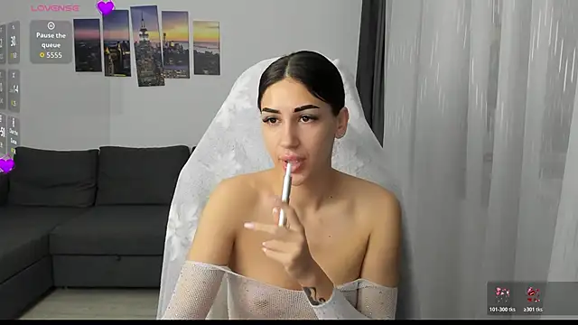 Kimi Ivy online show from November 2025 04:38:01 AM